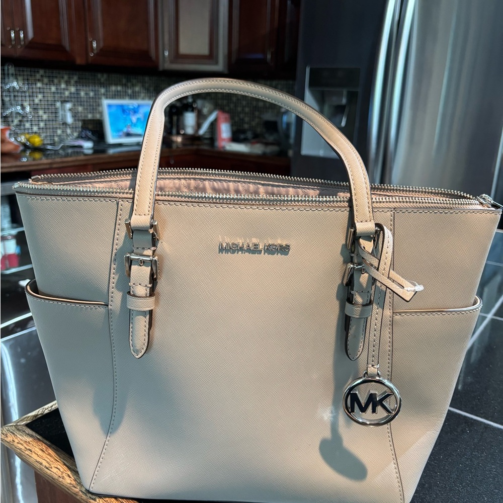 Michael Kors Tan Tote Bag with Structured Design (NWOT)